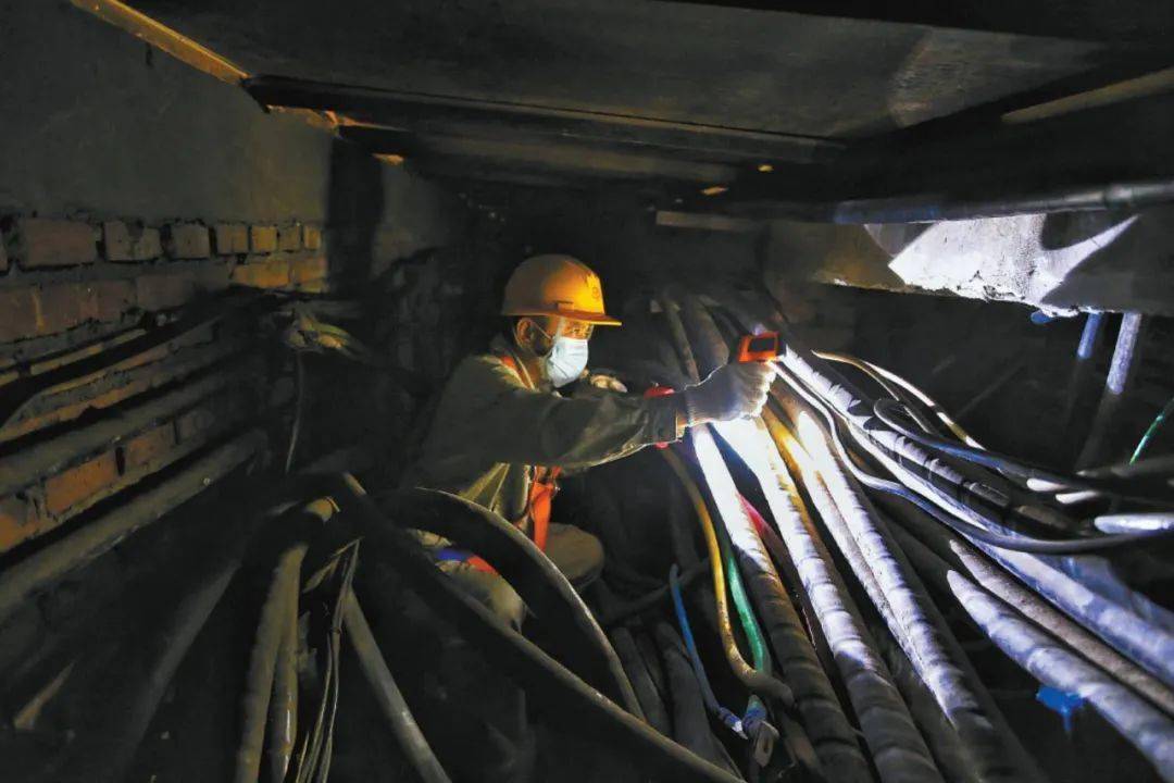 1622709902682086247.jpg 有限空間作業(yè).jpg